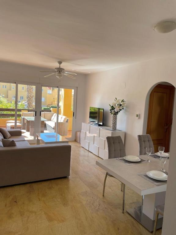 A Stunning 2 Bedroom Apartment 5 Min Walk To The Beautiful Beaches Of Vera Playa Playas de Vera 外观 照片